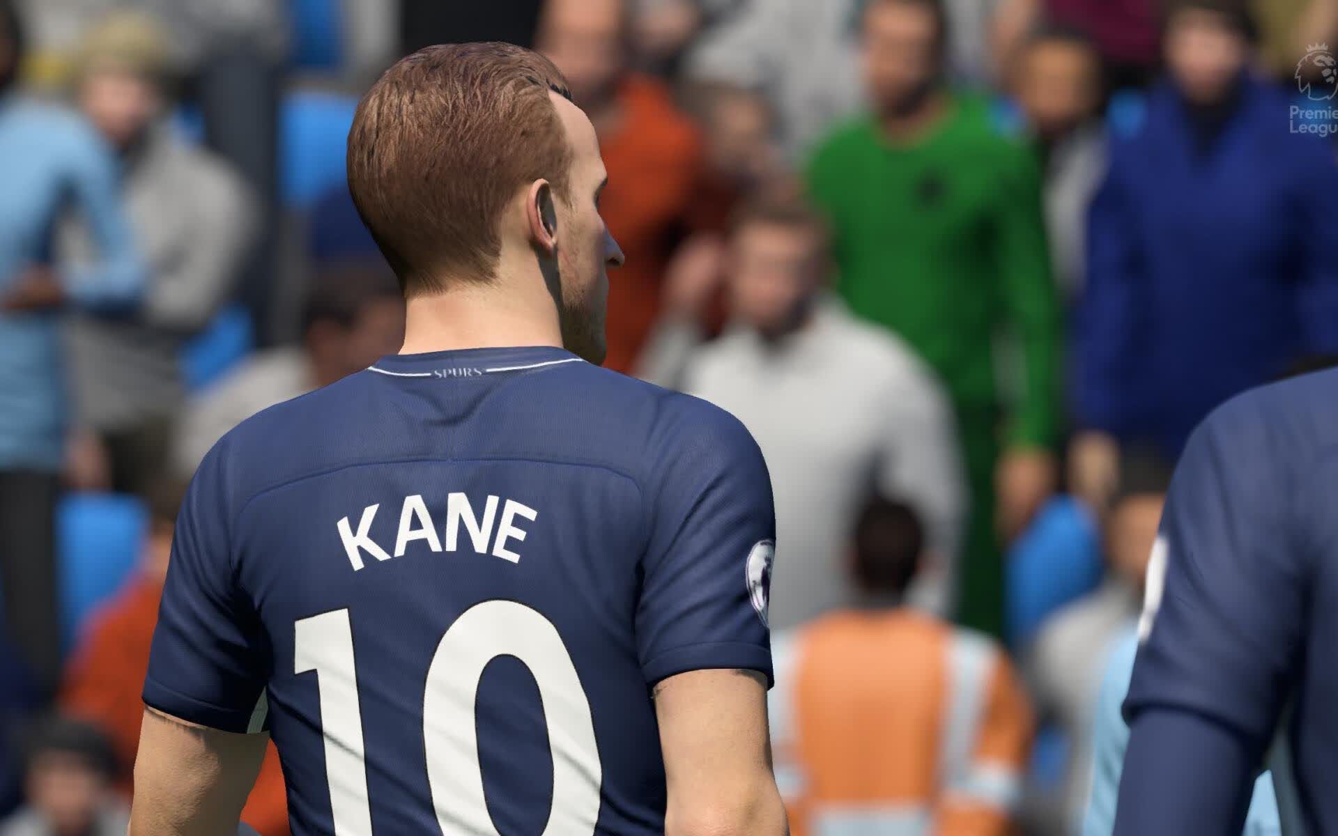当世一锋驾临美航中心，莱万20场得分神话为独行侠注入足球血脉